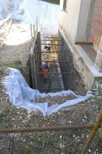 Ampliamento e riqualificazione con Piano Casa.Posa delle armature di fondazione e getto delle relative fondazioni, Architetto Marco Pastorino